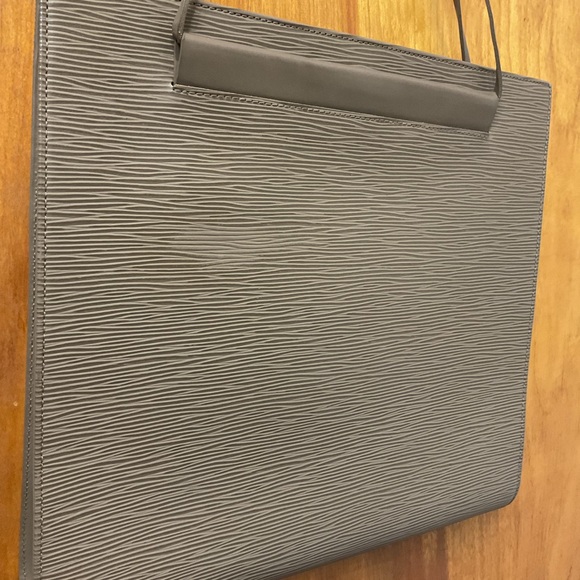 Louis Vuitton St Tropez Handbag - Picture 4 of 10